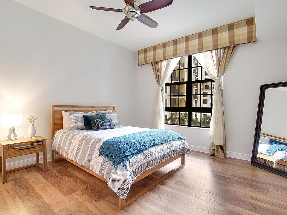 1st image of 701 S Olive Street #709