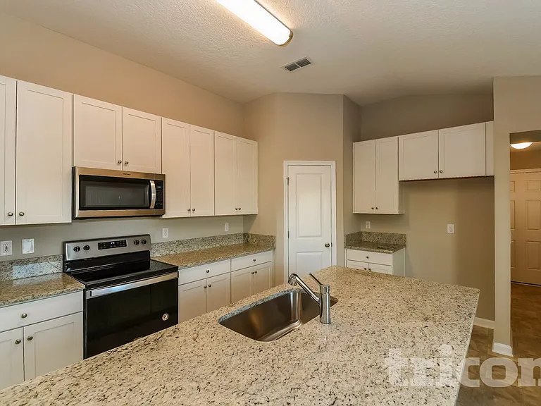 2025 Howard Christy Ct — Photo 6