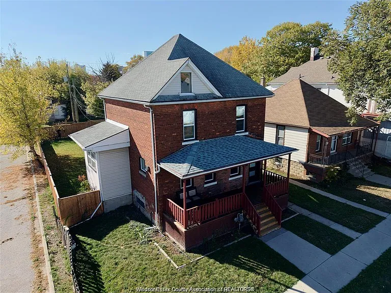 531 Langlois Ave — Photo 4