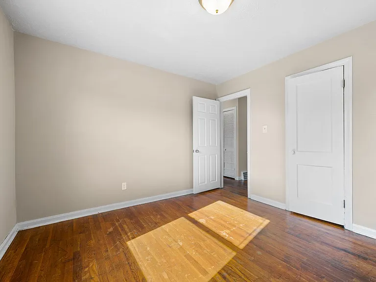 2438 Brookdale Ave — Photo 15