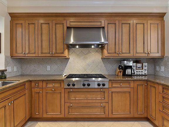 4th image of 1000 Genter St Unit 301