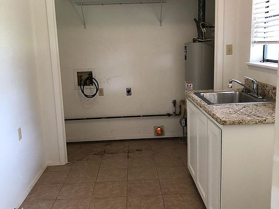 3rd image of 206 W Trailmoor Dr