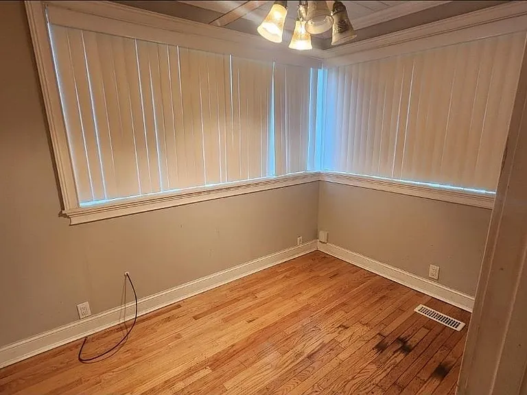 361 Roebuck Dr — Photo 12