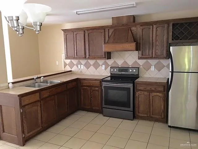 3 bed, 2.5 bath, 1269 sqft, $1,150 — Photo 2