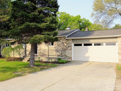 8265 Fieldcrest Dr, Brighton, MI, 48116