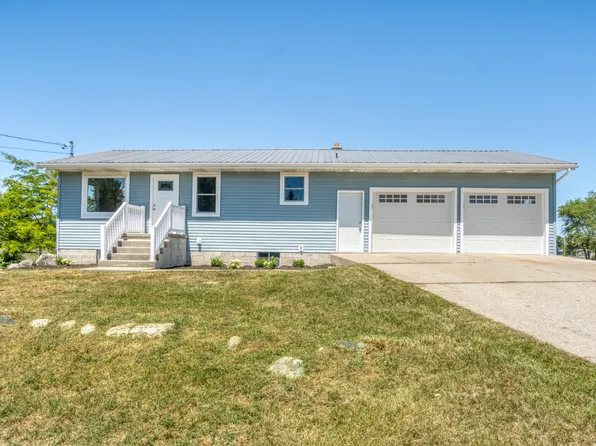 20106 W Lake Montcalm Rd, Howard City, MI 49329