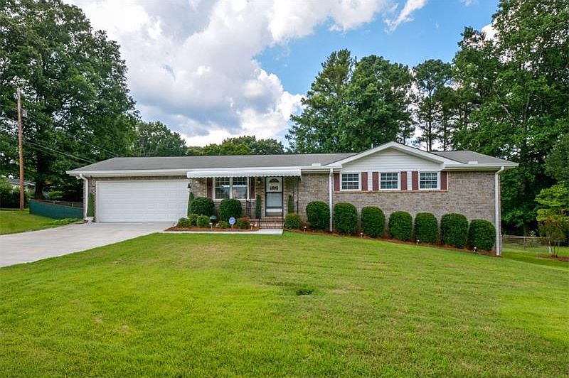 1st image of 2935 Sandy Ln SE