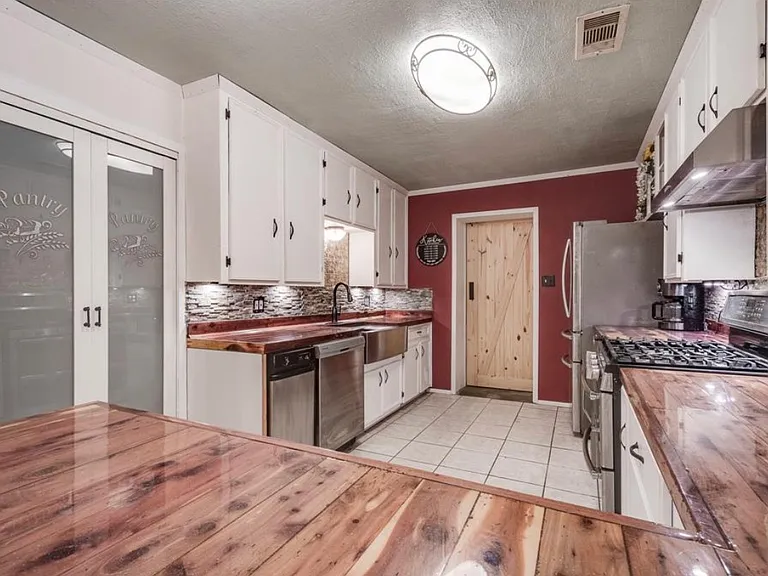 435 County Road 3310 — Photo 12