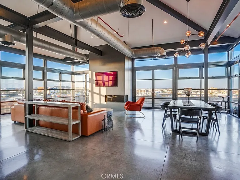100 W 5th St #Penthouse 9B — Photo 17
