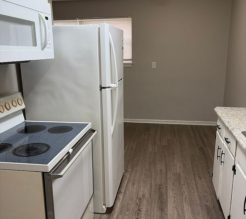 1st image of 750 Demaret Dr #1