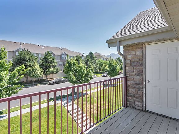 3rd image of 1486 Westbury Way