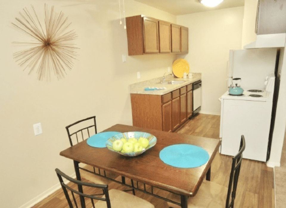 Village Oaks Apartments 20808 Orchard Lake Rd Farmington Hills, MI