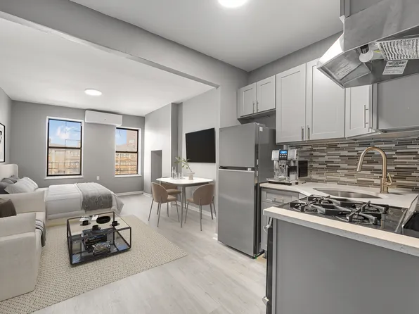 901 Dekalb Avenue image 1 of 4