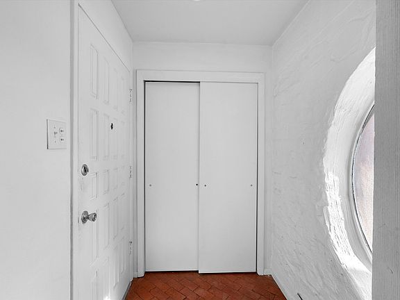 5th image of 1028 Guadalupe Del Prado St NW