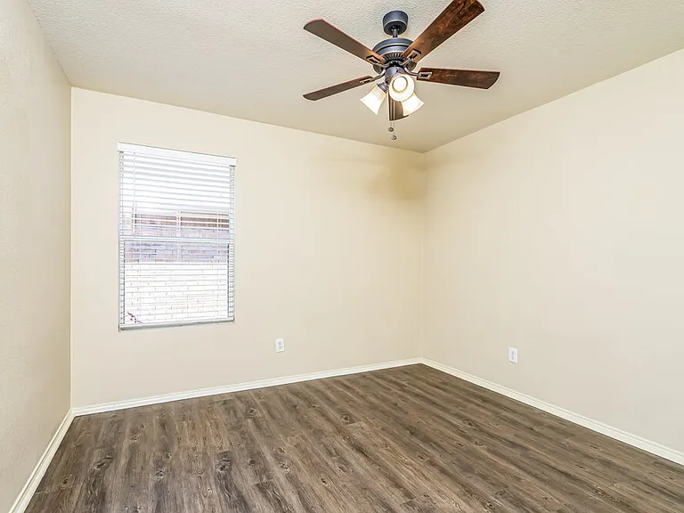 1118 Antoinette Dr — Photo 14
