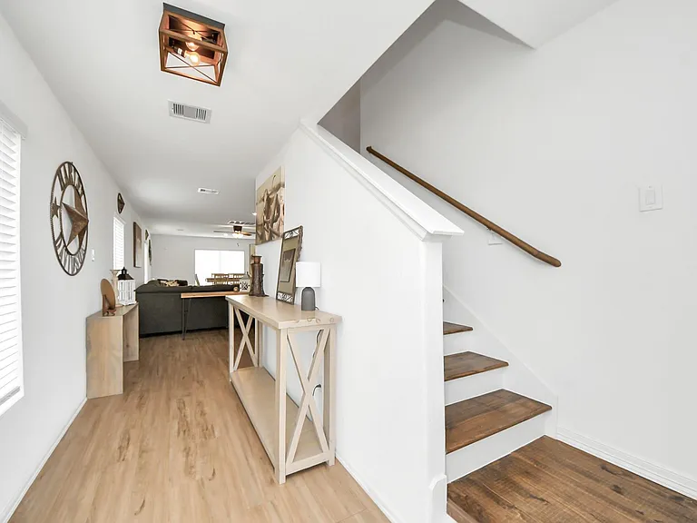 26915 Wilderye Cove Ln — Photo 2