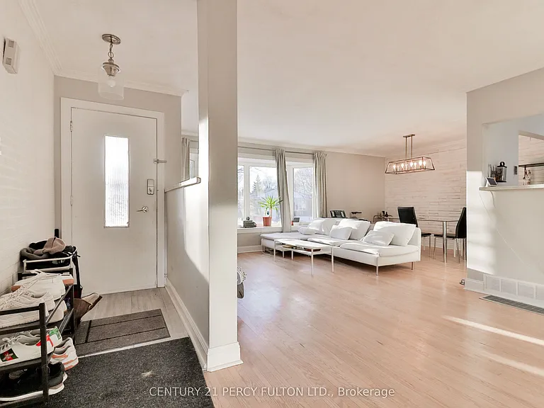 253 Chine Dr — Photo 2