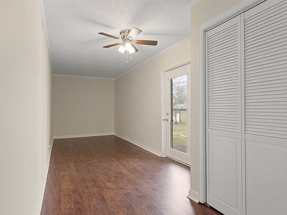 4th image of 1423 Mountain View Dr
