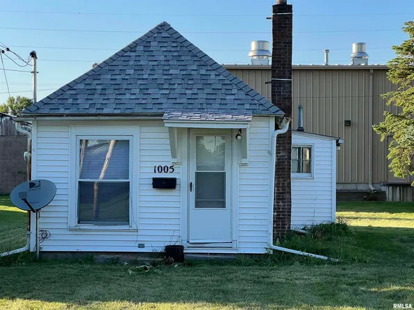 1005 SW 4th St, Aledo, IL 61231