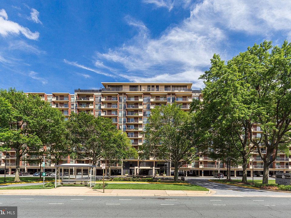 1st image of 1300 Army Navy Dr APT 214