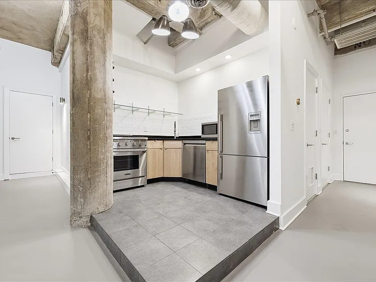 140 Bay St #6F — Photo 8
