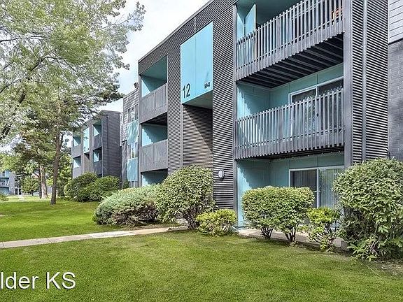 4th image of 9510 Halsey St #213
