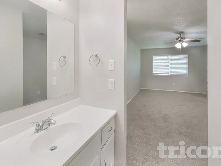 17719 Glenpatti Dr — Photo 9