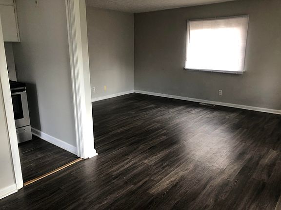 3rd image of 2025 & 2027 Ayers Ave #1