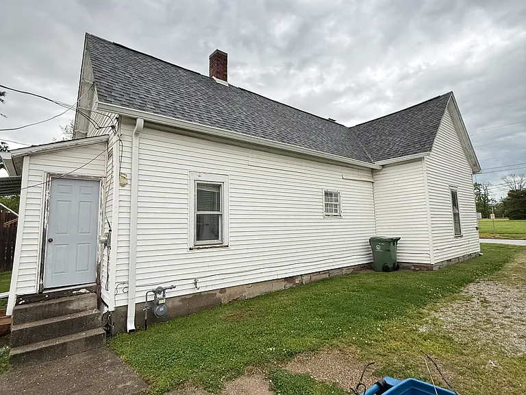 564 S Court St — Photo 19