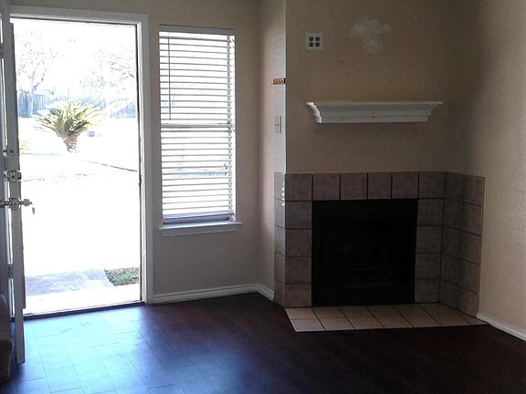 Living & fireplace