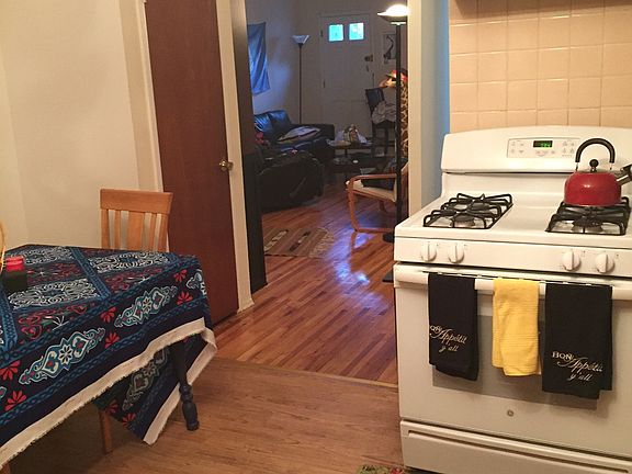 4th image of 2116 30th Ave #1