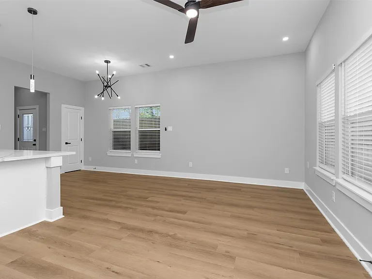 6918 Dumble St #B — Photo 10