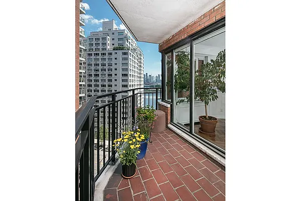 Sold by Fox Residential Group | media 2