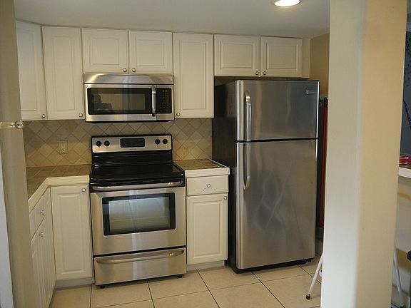 2nd image of 6345 Newtown Cir