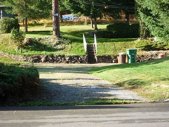 3rd image of 10617 N Elma Dr
