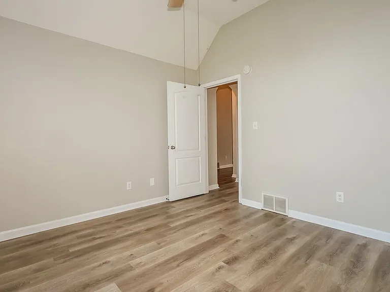 305 Dogwood Spring Dr — Photo 13
