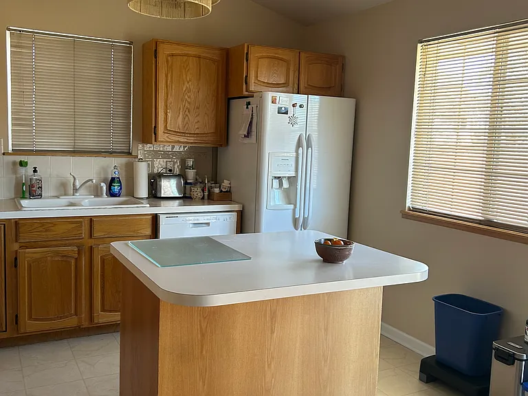 2410 Maplewood Cir — Photo 19
