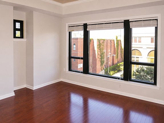 3rd image of 121 N Monroe St APT 5007