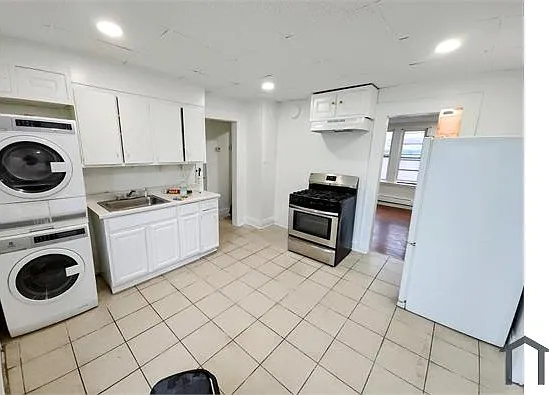 185 Cowles St #2 — Photo 2