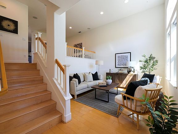 4th image of 211 Pear Court