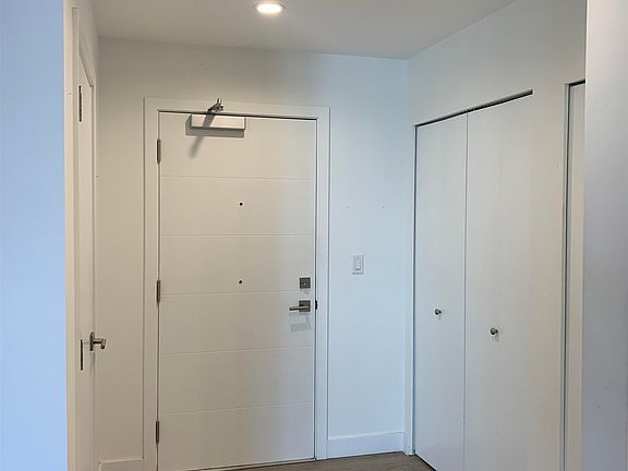 4th image of 11703 Fraser St #408