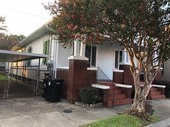 3rd image of 1121 N Galvez St