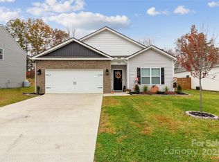 345 Ridgeview Ln, Mars Hill, NC 28754