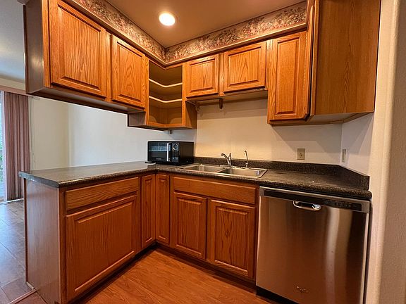 5th image of 620-622 Scenic Dr