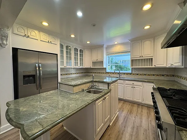 11818 Gateway Blvd #3 — Photo 17