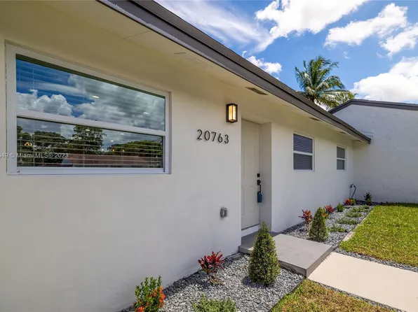 20763 NW 41st Ave, Miami Gardens, FL 33055