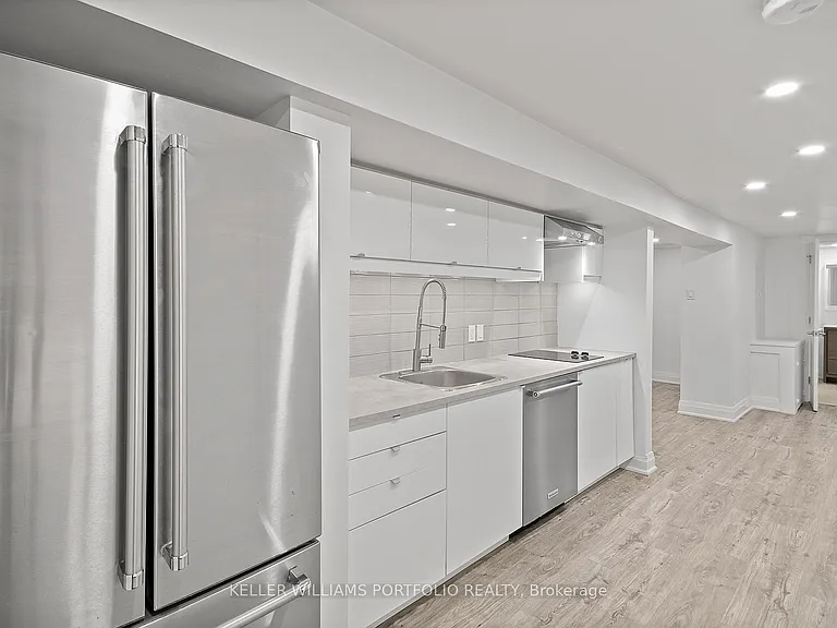 35 Humberside Ave #1 — Photo 15
