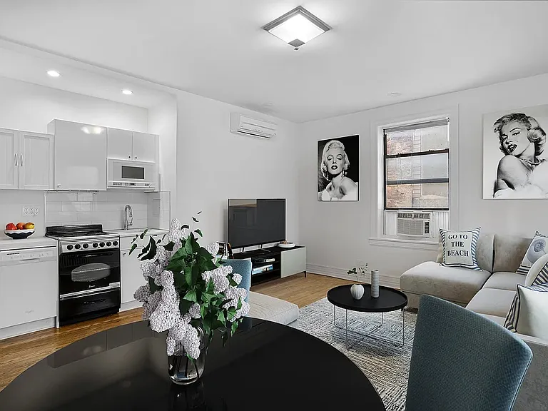 102 W 79th St #2A — Photo 1