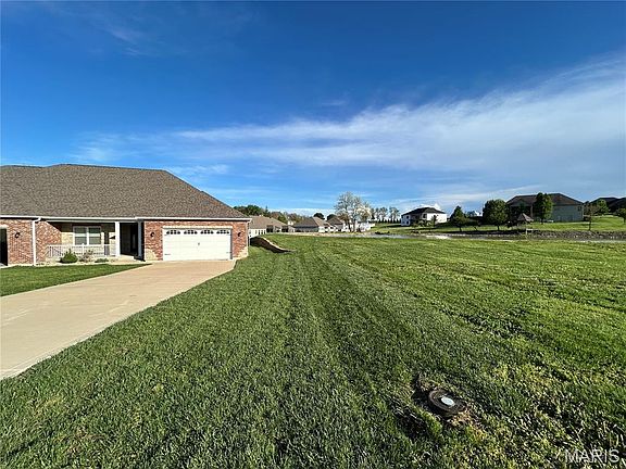 2nd image of 826 Destiny Dr