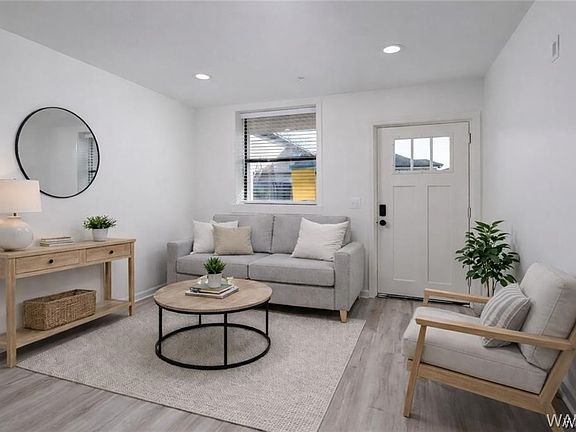2nd image of 1212 12th St #2